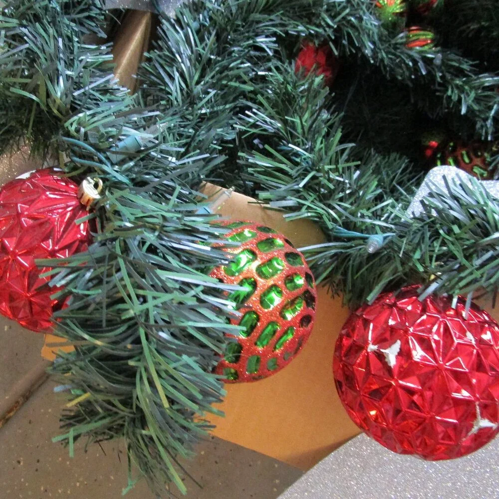 lighted indoor/outdoor evergreen garlands